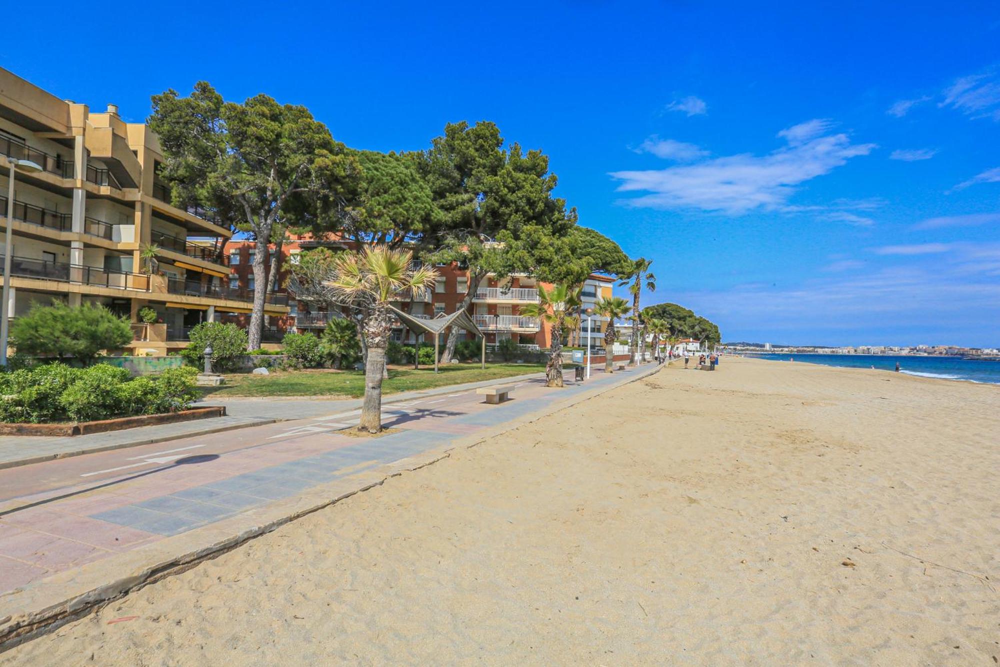 Txingudi Apartment Cambrils Bagian luar foto