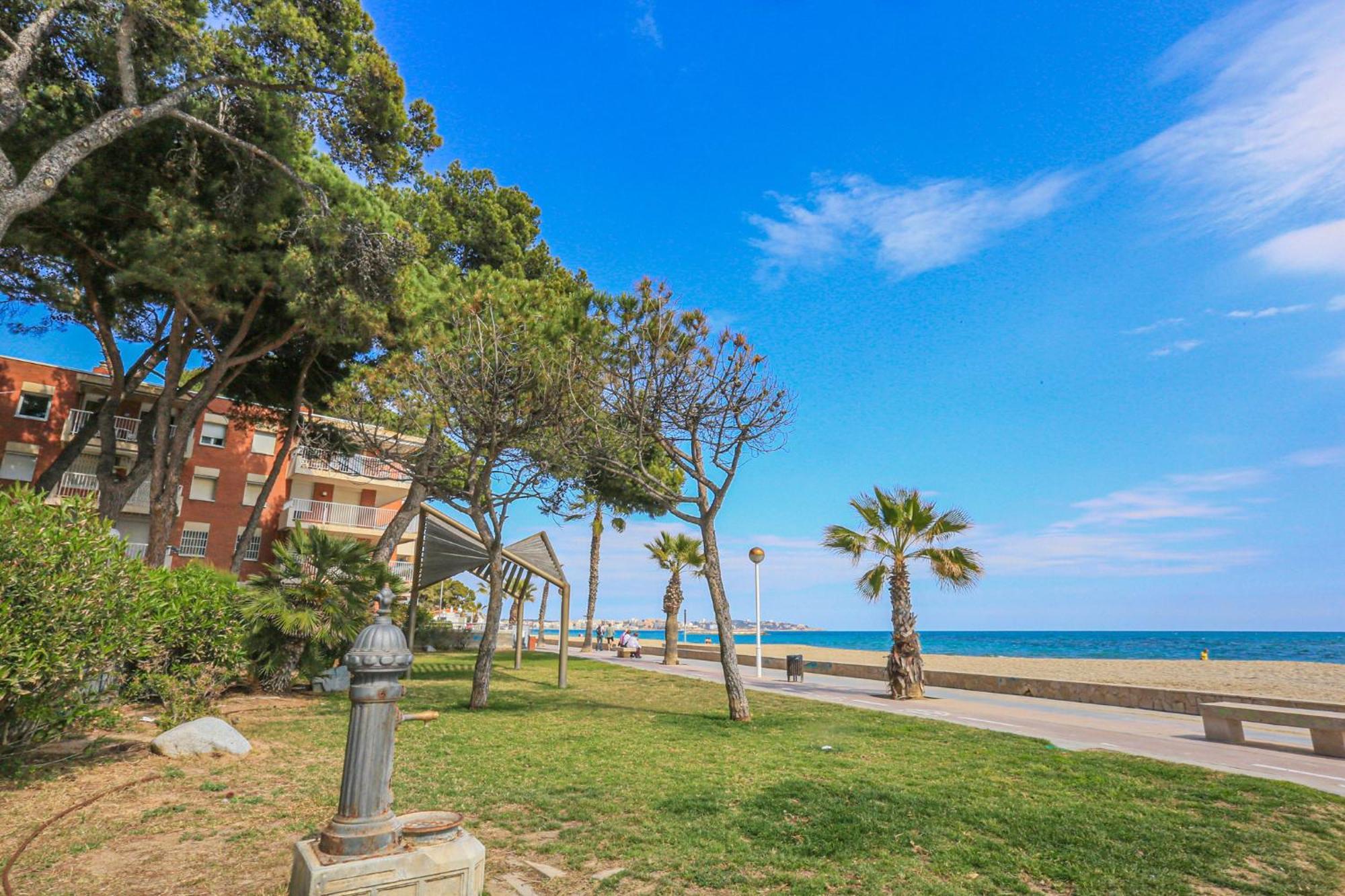 Txingudi Apartment Cambrils Bagian luar foto