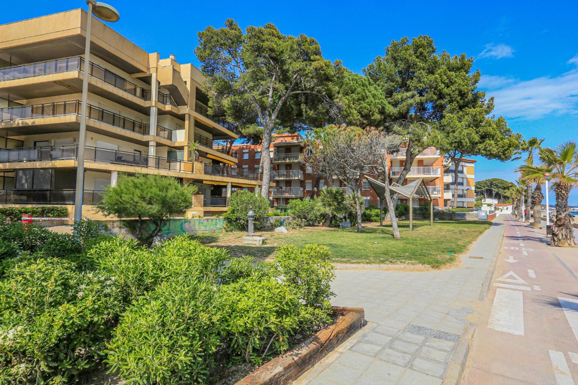 Txingudi Apartment Cambrils Bagian luar foto
